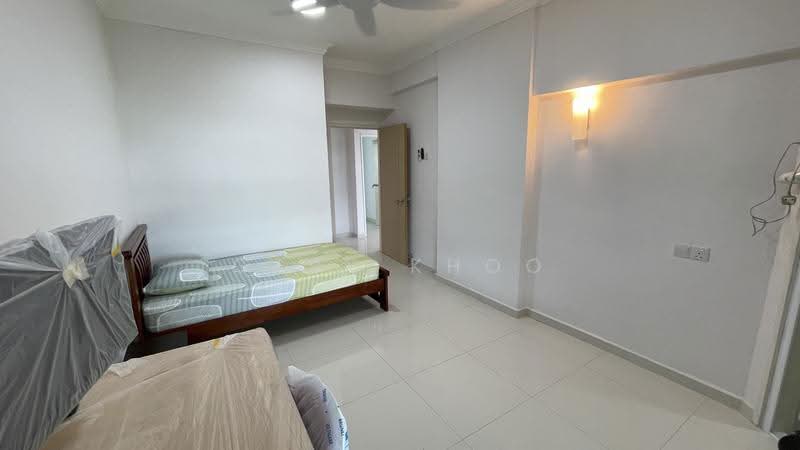Kondominium untuk Dijual di Seaview Garden - Gary Khoo - Bedroom - PropertyGuru.com.my