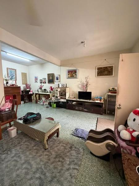 2-storey Terraced House for Sale in Taman Overseas Union (Taman Oug) (Jalan Klang Lama (Old Klang Road)) - Han . - Living Room - PropertyGuru.com.my