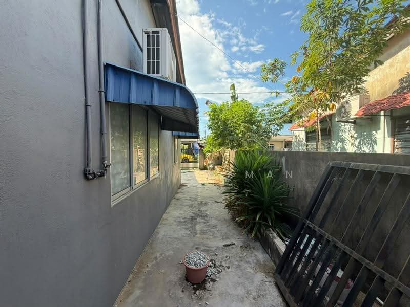 Semi-Detached House for Sale in Kuantan (Pahang) - Izzat Azman - Exterior - PropertyGuru.com.my