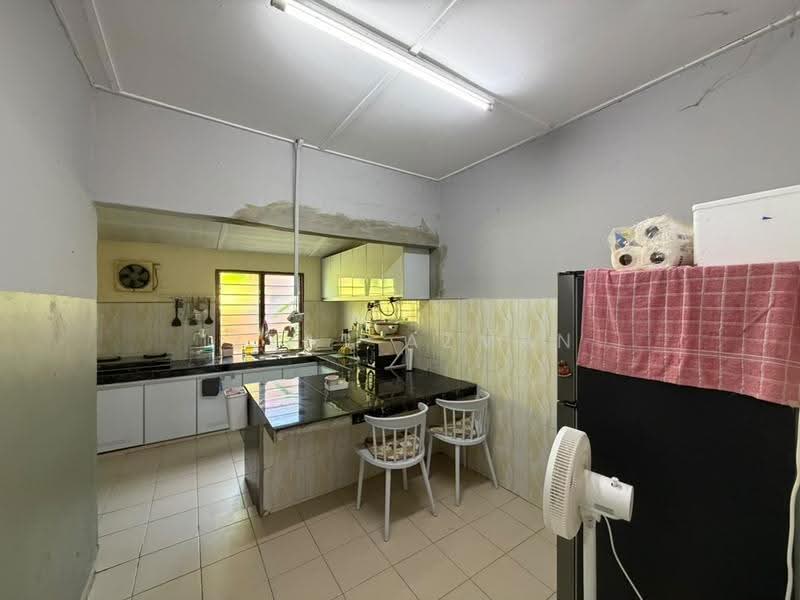 Semi-Detached House for Sale in Kuantan (Pahang) - Izzat Azman - Kitchen - PropertyGuru.com.my