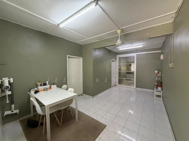 Semi-Detached House for Sale in Kuantan (Pahang) - Izzat Azman - Living Room - PropertyGuru.com.my