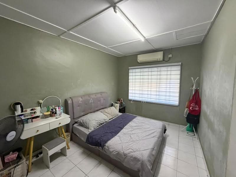 Semi-Detached House for Sale in Kuantan (Pahang) - Izzat Azman - Bedroom - PropertyGuru.com.my