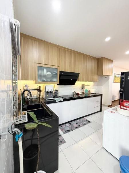2.5-storey Terraced House for Sale in Taman Pulai Mutiara (Iskandar Puteri (Nusajaya)) - Ee Fong Toh - Kitchen - PropertyGuru.com.my