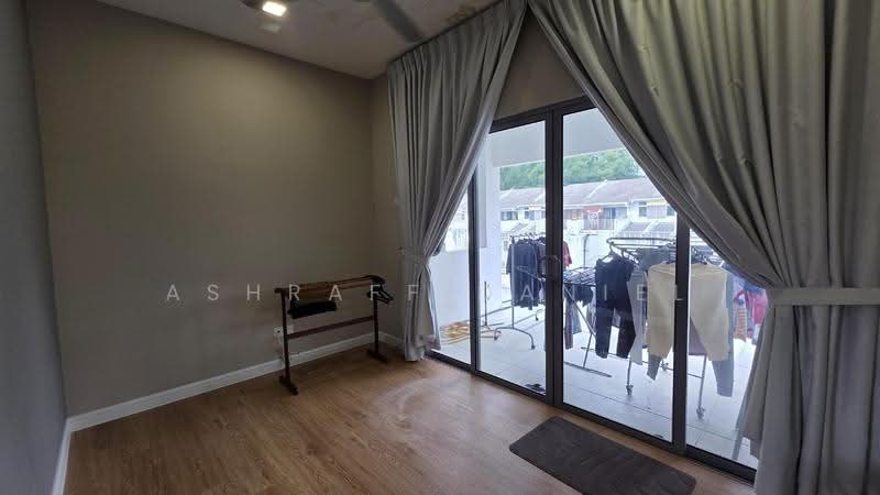 Rumah Teres untuk Dijual di Gombak (Selangor) - Ashraff Daniel - Balcony - PropertyGuru.com.my
