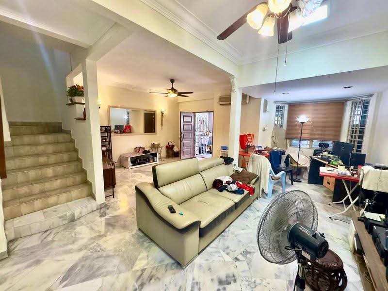 Rumah Teres 2-Tingkat untuk Dijual di Putra Heights (Subang Jaya) - Ewat Khairul - Living Room - PropertyGuru.com.my