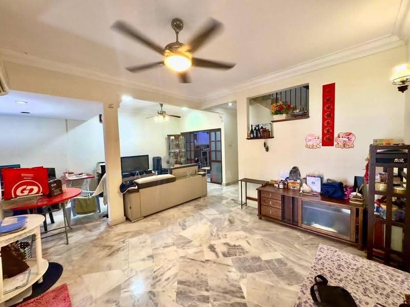 Rumah Teres 2-Tingkat untuk Dijual di Putra Heights (Subang Jaya) - Ewat Khairul - Living Room - PropertyGuru.com.my