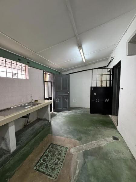 2.5-storey Terraced House for Rent in Sri Petaling (Kuala Lumpur) - Desmond Low - Kitchen - PropertyGuru.com.my
