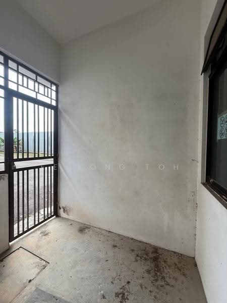 2-storey Terraced House for Sale in Bandar Cemerlang (Ulu Tiram) - Ee Fong Toh - Exterior - PropertyGuru.com.my