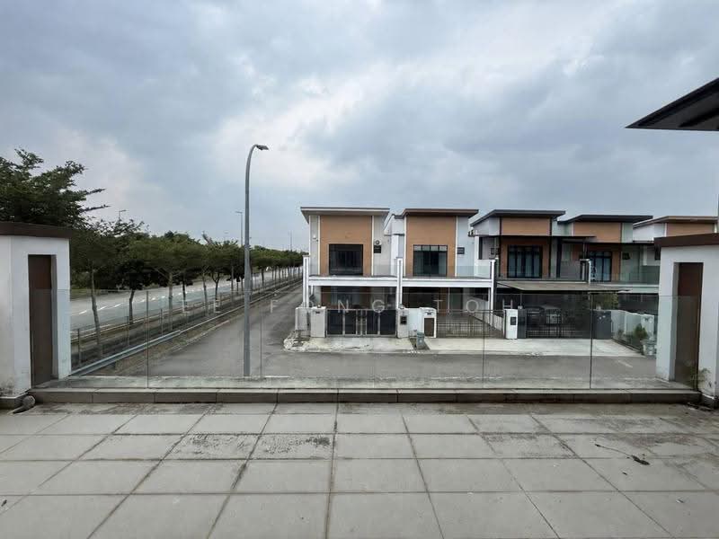 2-storey Terraced House for Sale in Bandar Cemerlang (Ulu Tiram) - Ee Fong Toh - Exterior - PropertyGuru.com.my