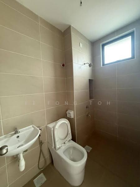 2-storey Terraced House for Sale in Bandar Cemerlang (Ulu Tiram) - Ee Fong Toh - Bathroom - PropertyGuru.com.my