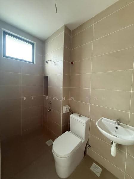 2-storey Terraced House for Sale in Bandar Cemerlang (Ulu Tiram) - Ee Fong Toh - Bathroom - PropertyGuru.com.my