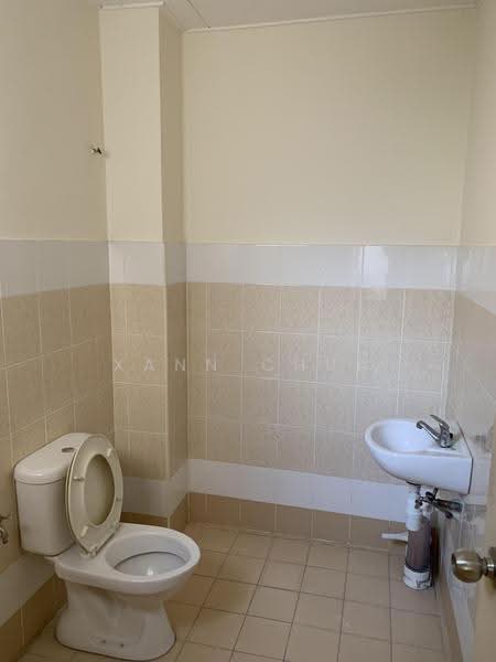 2.5-storey Terraced House for Rent in Bandar Putra Permai (Seri Kembangan) - Xann Chua - Bathroom - PropertyGuru.com.my