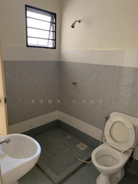 2.5-storey Terraced House for Rent in Bandar Putra Permai (Seri Kembangan) - Xann Chua - Bathroom - PropertyGuru.com.my
