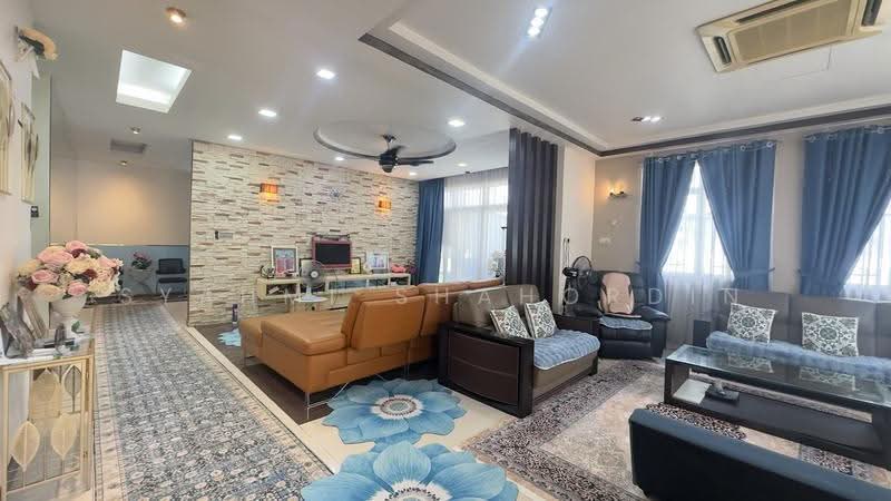 Bungalow House untuk Dijual di Subang Bestari (Shah Alam) - Syahmi Shahordin - Living Room - PropertyGuru.com.my