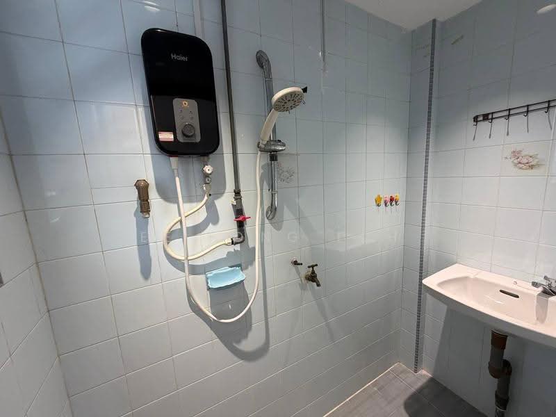 Rumah Teres 2-Tingkat untuk Dijual di Bandar Baru Permas Jaya (Permas Jaya) - Ee Fong Toh - Bathroom - PropertyGuru.com.my