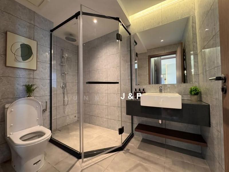 Kondominium untuk Disewa di Jesselton Twin Towers - Junnie Kok - Bathroom - PropertyGuru.com.my