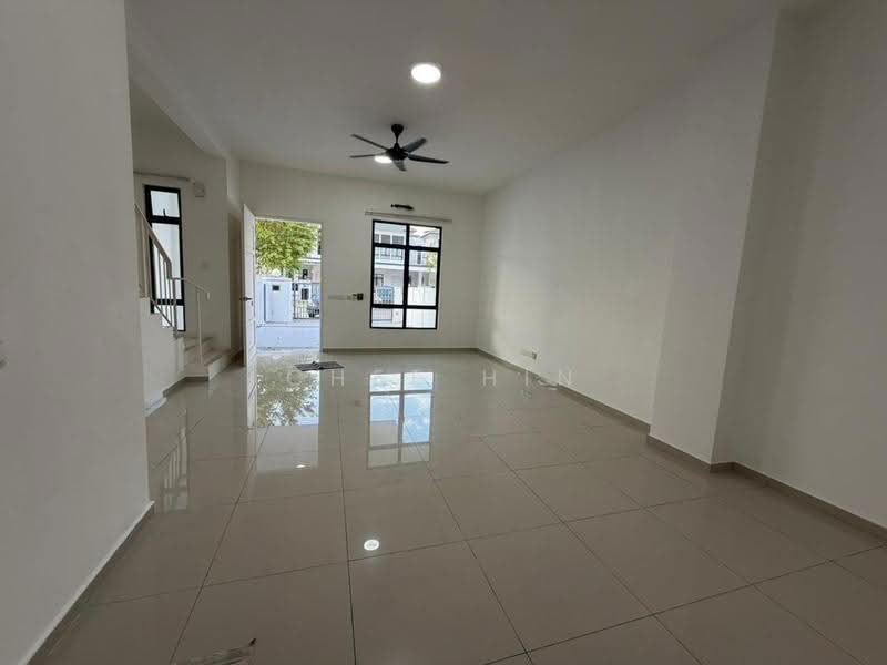 Rumah Teres 2-Tingkat untuk Dijual di Bandar Puncak Alam (Puncak Alam) - Chee Hin - Living Room - PropertyGuru.com.my