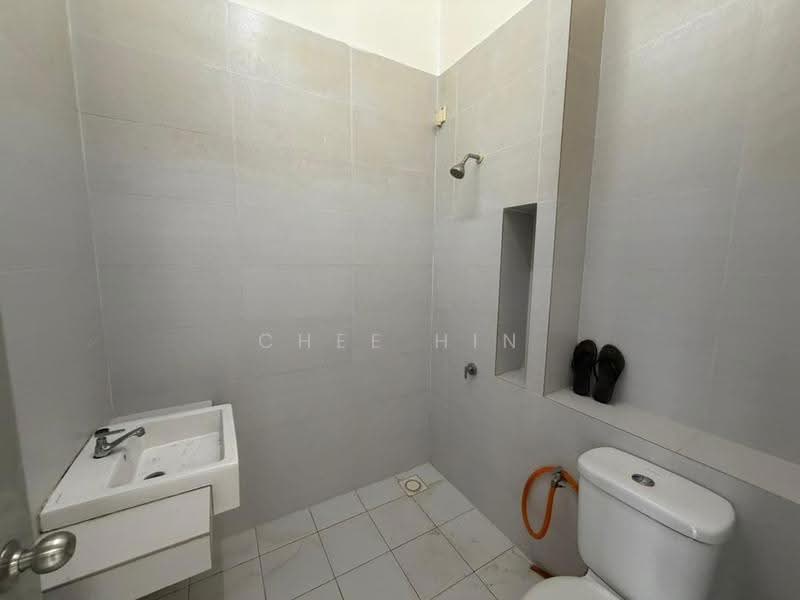 Rumah Teres 2-Tingkat untuk Dijual di Bandar Puncak Alam (Puncak Alam) - Chee Hin - Bathroom - PropertyGuru.com.my