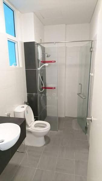 Service Residence for Sale at 1Medini - Ee Fong Toh - Bathroom - PropertyGuru.com.my