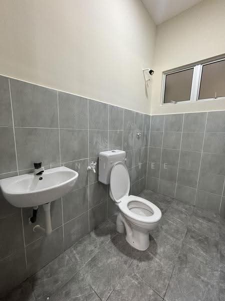Semi-Detached House for Rent in Teluk Intan (Perak) - Fennie Tee - Bathroom - PropertyGuru.com.my