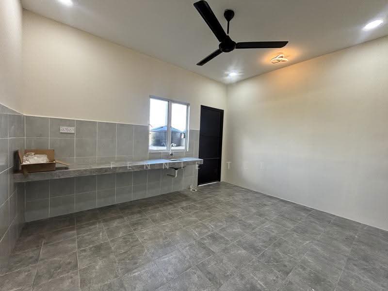 Semi-Detached House for Rent in Teluk Intan (Perak) - Fennie Tee - Kitchen - PropertyGuru.com.my