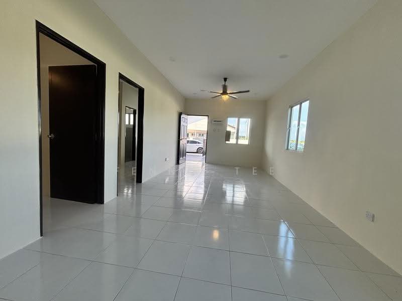 Semi-Detached House for Rent in Teluk Intan (Perak) - Fennie Tee - Living Room - PropertyGuru.com.my