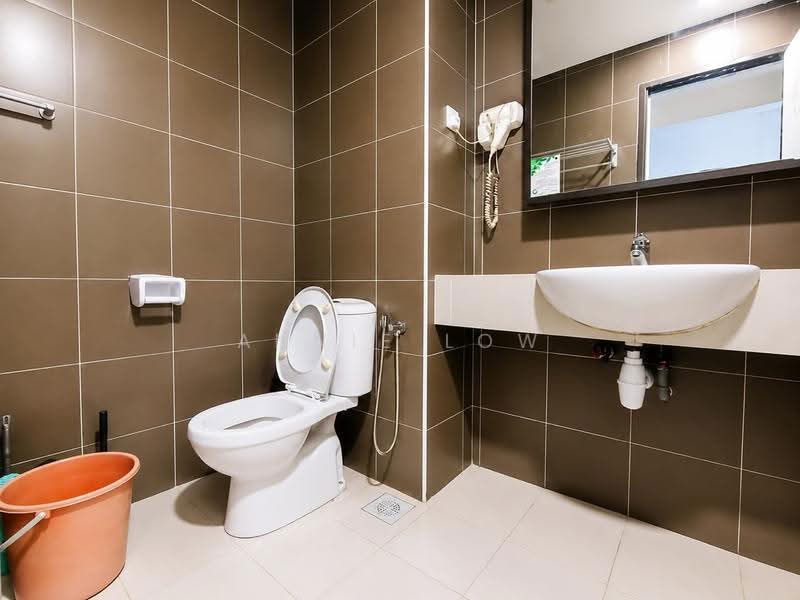 Pangsapuri untuk Dijual di Bayu Marina - Annie Low - Bathroom - PropertyGuru.com.my