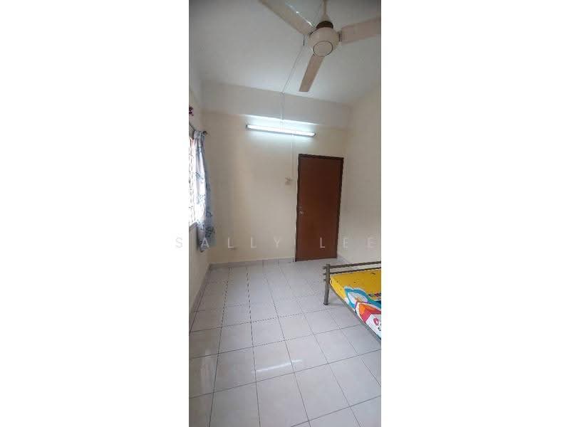 Apartment for Rent at Taman Serdang Perdana - Sally Lee - Bedroom - PropertyGuru.com.my