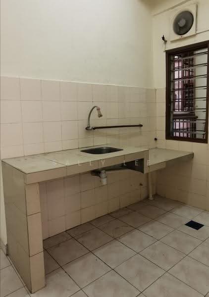 Apartment for Rent at Taman Serdang Perdana - Sally Lee - Kitchen - PropertyGuru.com.my