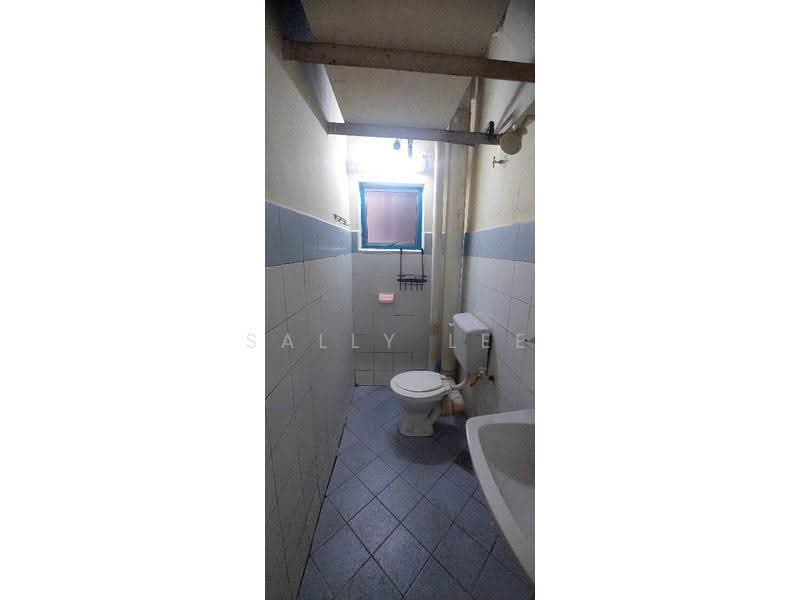 Apartment for Rent at Taman Serdang Perdana - Sally Lee - Bathroom - PropertyGuru.com.my