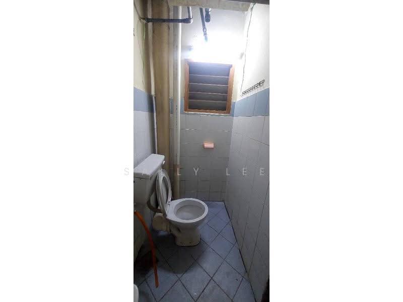 Apartment for Rent at Taman Serdang Perdana - Sally Lee - Bathroom - PropertyGuru.com.my