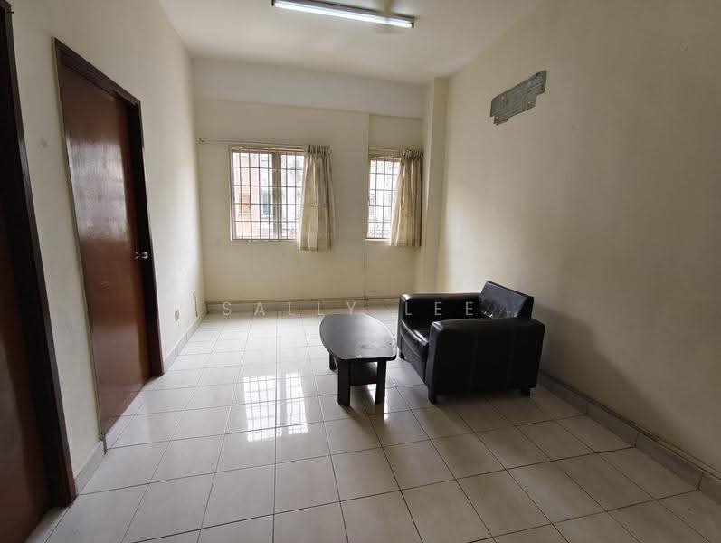 Pangsapuri untuk Disewa di Taman Serdang Perdana - Sally Lee - Living Room - PropertyGuru.com.my