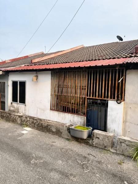 1-storey Terraced House for Sale in Kuantan (Pahang) - Izzat Azman - Exterior - PropertyGuru.com.my