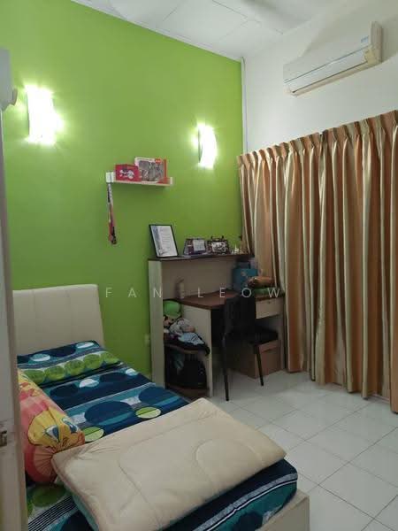 Rumah Teres 1-Tingkat untuk Dijual di Taman Mutiara Rini (Skudai) - Fan Leow - Bedroom - PropertyGuru.com.my