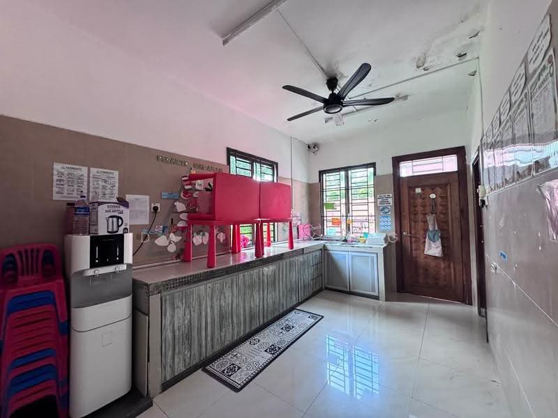 2-storey Terraced House for Sale in Taman Dato Onn (Johor Bahru) - Daniel Yong - Kitchen - PropertyGuru.com.my