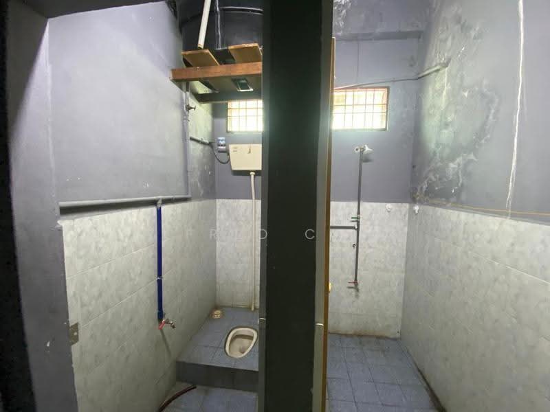 Shop for Rent in Kawasan Perniagaan Teras Jaya (Butterworth) - Alfred Chua - Bathroom - PropertyGuru.com.my