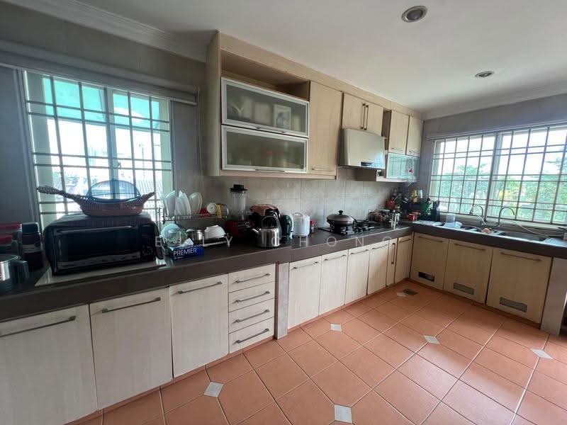 Semi-Detached House for Sale in Taman Overseas Union (Taman Oug) (Jalan Klang Lama (Old Klang Road)) - Elly Chong - Kitchen - PropertyGuru.com.my