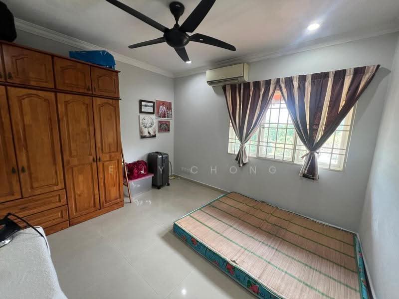 Semi-Detached House for Sale in Taman Overseas Union (Taman Oug) (Jalan Klang Lama (Old Klang Road)) - Elly Chong - Bedroom - PropertyGuru.com.my