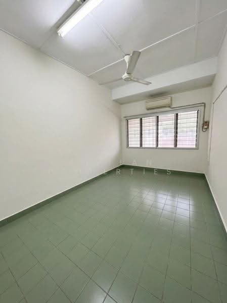 1-storey Terraced House for Sale in Taman Bukit Kuchai (Bandar Kinrara) - Polilan Properties - Interior - PropertyGuru.com.my