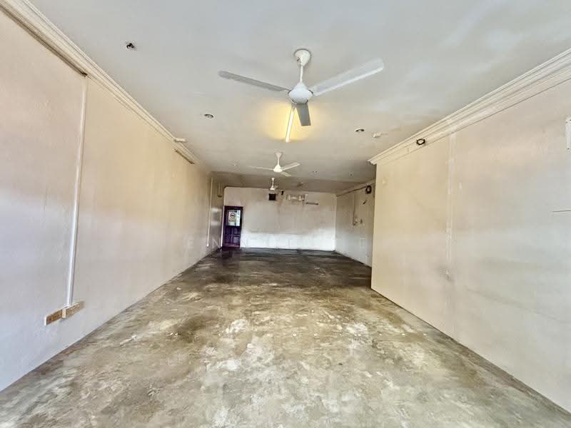 Retail Space untuk Disewa di Taman Indah Jaya (Teluk Intan) - Fennie Tee - Living Room - PropertyGuru.com.my