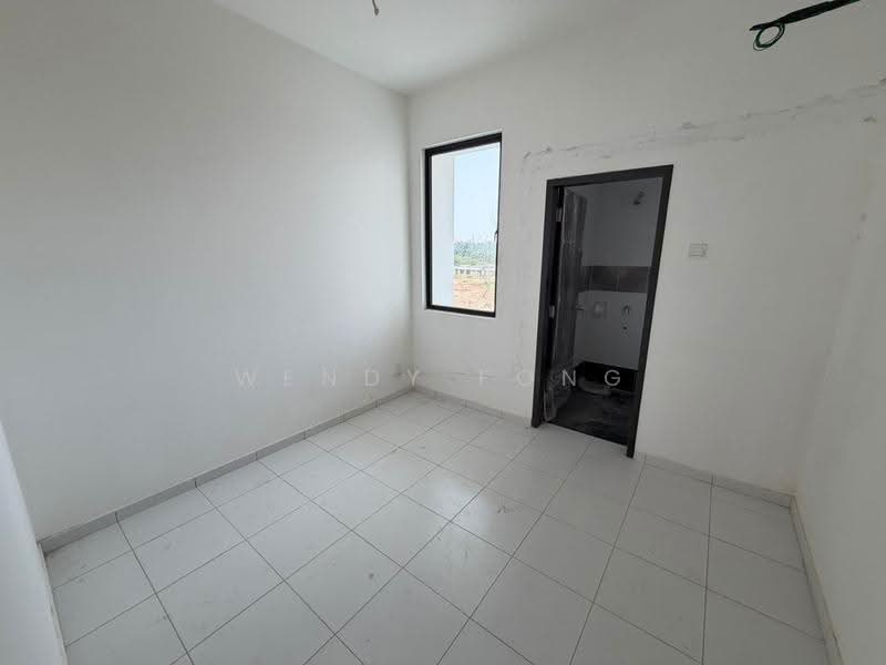 Rumah Teres 2-Tingkat untuk Dijual di Taman Austin Duta (Tebrau) - Wendy Fong - PropertyGuru.com.my