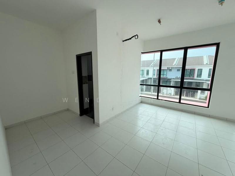 Rumah Teres 2-Tingkat untuk Dijual di Taman Austin Duta (Tebrau) - Wendy Fong - PropertyGuru.com.my