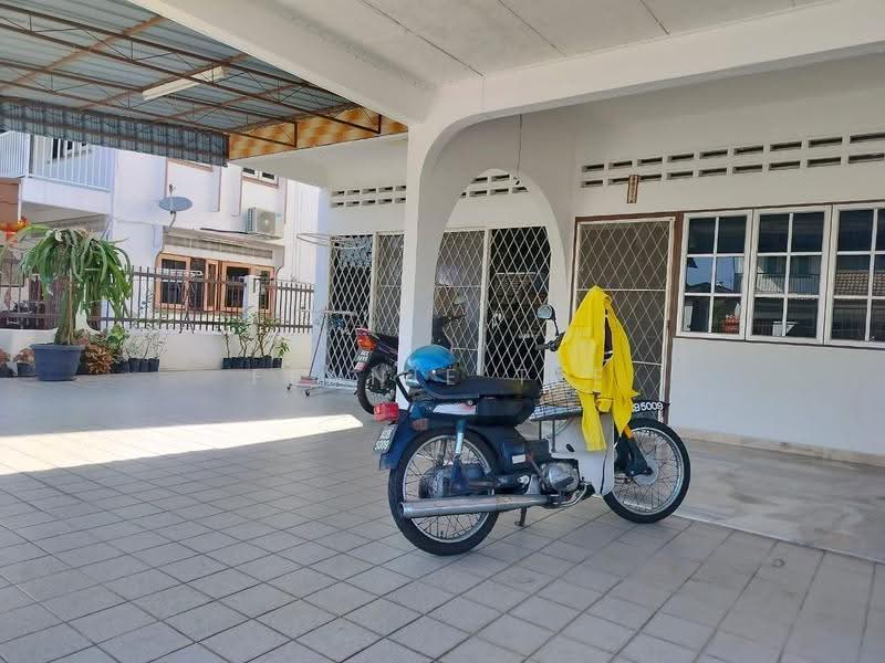 Semi-Detached House for Sale in Teluk Intan (Perak) - Fennie Tee - PropertyGuru.com.my