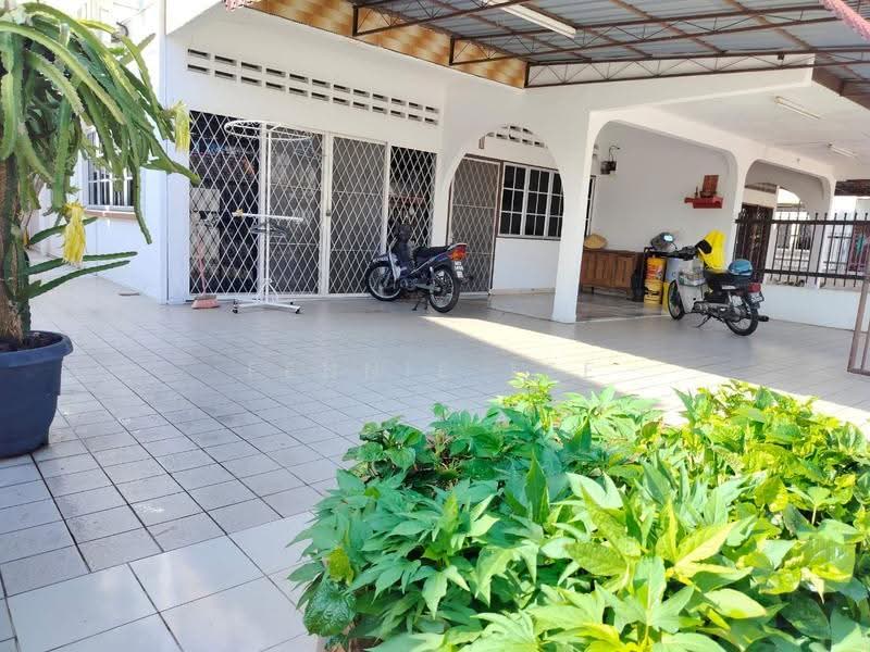 Semi-Detached House for Sale in Teluk Intan (Perak) - Fennie Tee - PropertyGuru.com.my