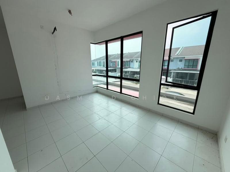 Rumah Teres 2-Tingkat untuk Dijual di Taman Austin Duta (Tebrau) - Dasmond Chiok - PropertyGuru.com.my
