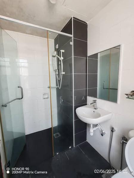 Condominium for Sale at The Majestic - Jeff Tan - Bathroom - PropertyGuru.com.my