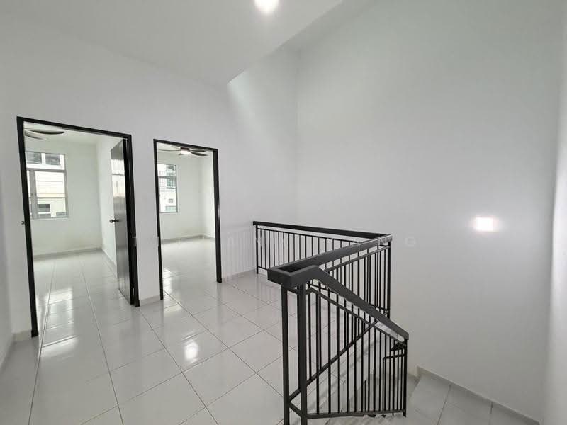 2-storey Terraced House for Rent in Taman Scientex Rawang (Rawang) - Tiffany Yang - Upstair Corridor - PropertyGuru.com.my