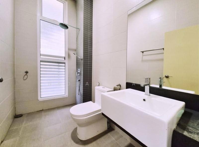 Semi-Detached House for Sale in Ampang Jaya (Ampang) - Nadrah Omar - Bathroom - PropertyGuru.com.my