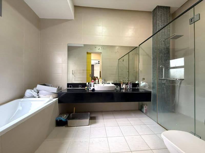 Semi-Detached House for Sale in Ampang Jaya (Ampang) - Nadrah Omar - Bathroom - PropertyGuru.com.my