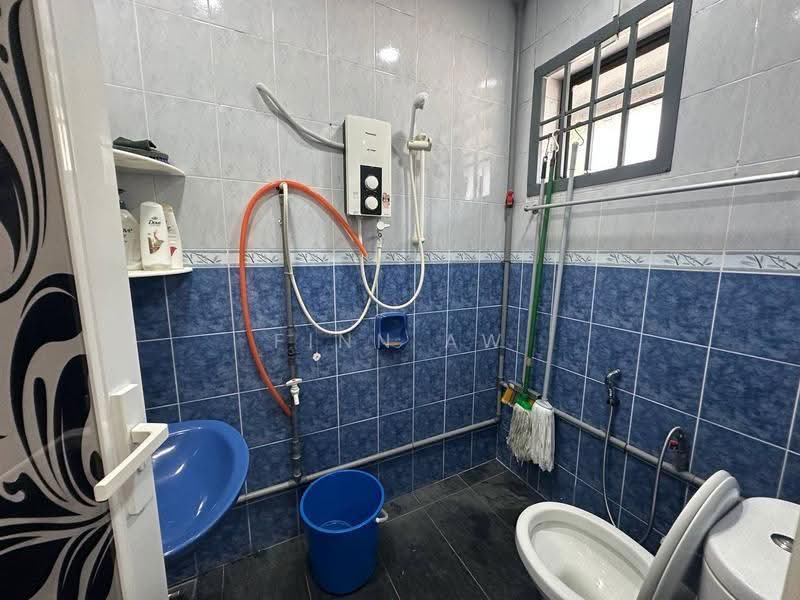 1-storey Terraced House for Sale in Taman Skudai Baru (Skudai) - Finn Aw - Bathroom - PropertyGuru.com.my